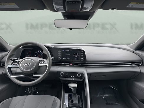 Used 2023 Hyundai Elantra SEL image 11