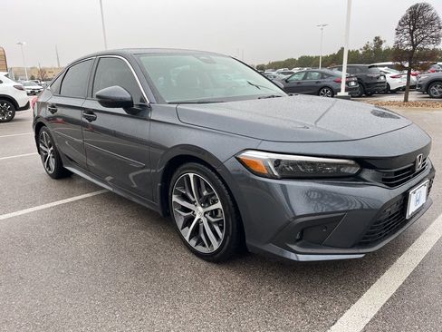 Certified 2023 Honda Civic Touring image 3