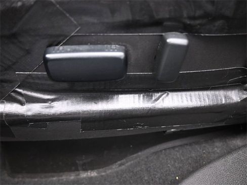 Used 2017 Chevrolet Traverse LT image 31