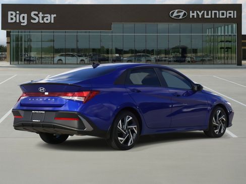 Certified 2025 Hyundai Elantra Sport image 4