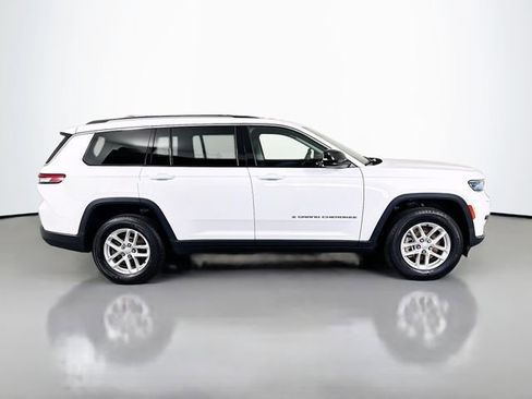Used 2023 Jeep Grand Cherokee L Laredo image 6