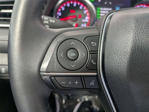 Used 2018 Toyota Camry XSE FWD image 16