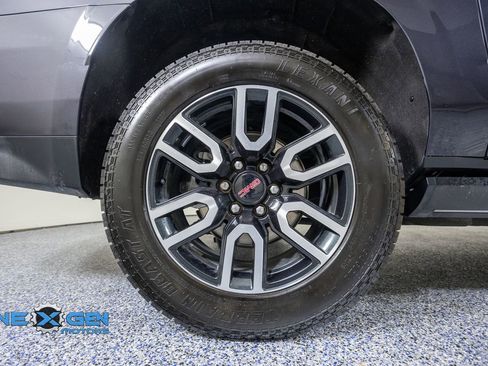 Used 2023 GMC Yukon XL AT4 w/ AT4 Premium Package AWD/4WD image 46