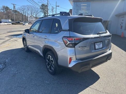 Used 2025 Subaru Forester Premium image 5