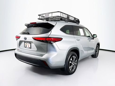 Used 2020 Toyota Highlander XLE image 10