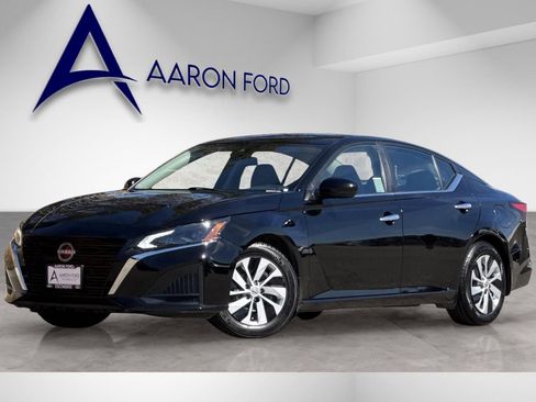 Used 2023 Nissan Altima 2.5 S image 2