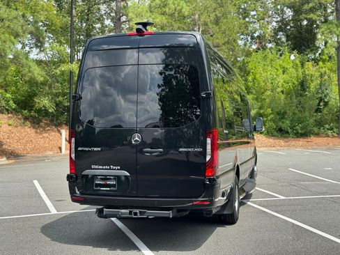 Used 2022 Mercedes-Benz Sprinter 3500 image 11