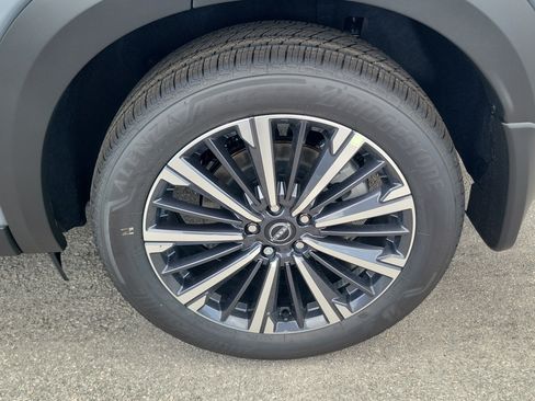 New 2026 Nissan Pathfinder Platinum FWD image 8