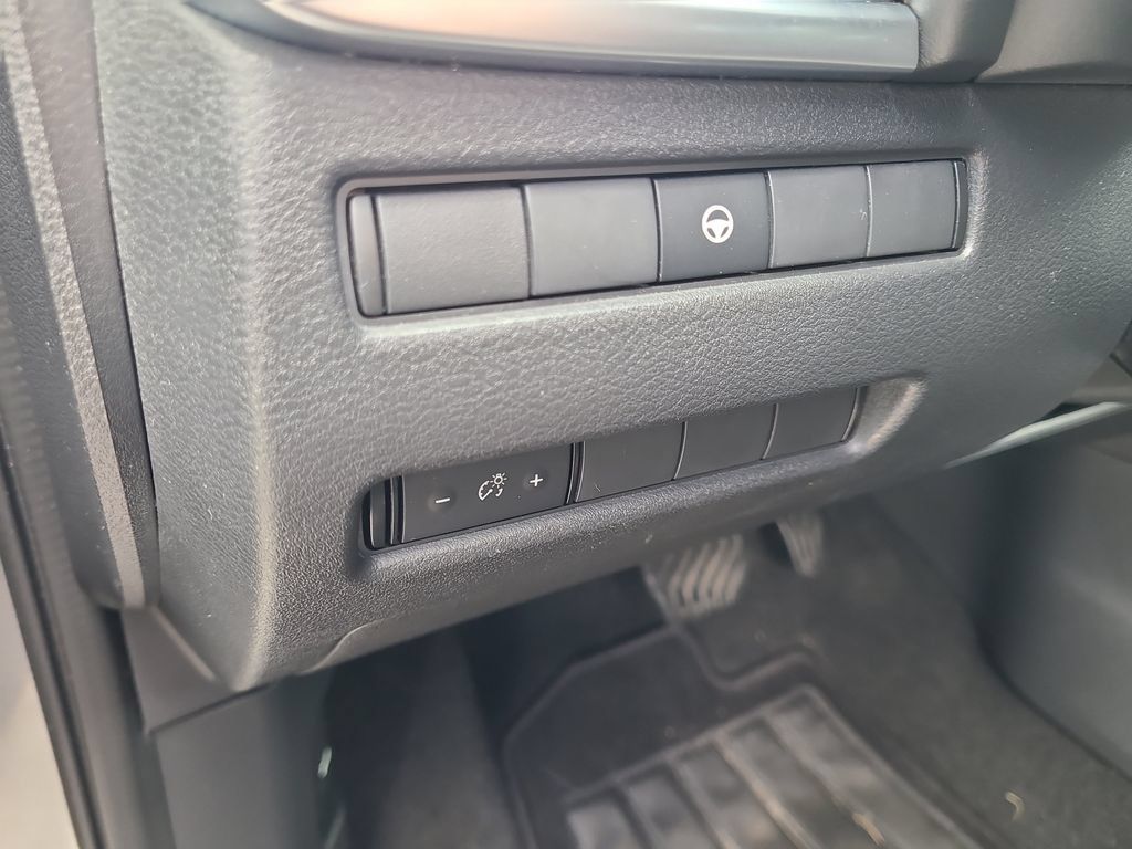 Certified 2021 Nissan Rogue SV FWD image 21