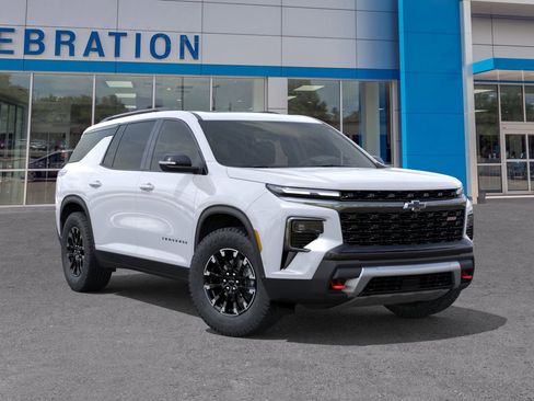New 2026 Chevrolet Traverse Z71 w/ Enhanced Driving Package AWD/4WD image 7