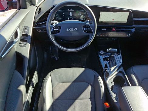 Used 2024 Kia Niro EX image 12
