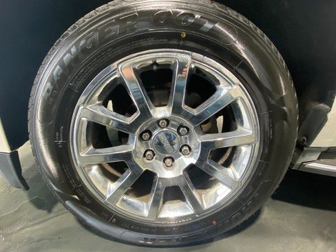 Used 2015 GMC Yukon XL Denali w/ Touring Package AWD/4WD image 14