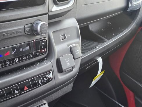 New 2025 RAM ProMaster 2500 w/ Quick Order Package 22G SLT image 17