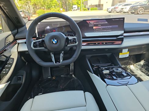 New 2027 BMW 530i RWD image 16
