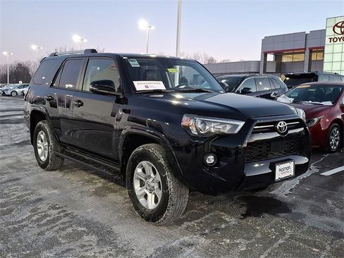 Certified 2024 Toyota 4Runner SR5 Premium image 2