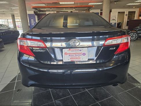 Used 2012 Toyota Camry XLE w/ Leather Pkg image 5