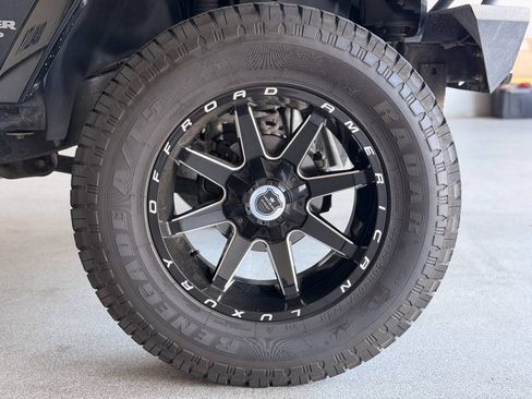 Used 2014 Jeep Wrangler Unlimited Sahara AWD/4WD image 37