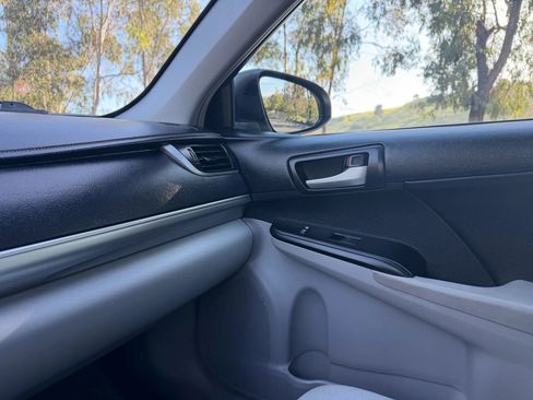 Used 2013 Toyota Camry LE FWD image 26