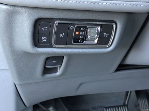 Used 2021 Lincoln Nautilus Reserve image 15