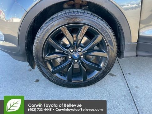 Used 2019 Ford Escape SE image 25