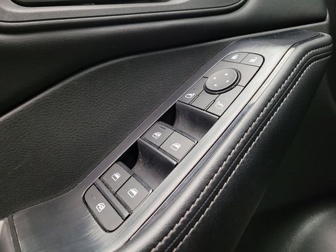 Used 2025 Nissan Rogue SV AWD/4WD image 27