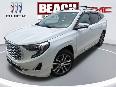 Used 2020 GMC Terrain Denali w/ Denali Premium Package AWD/4WD image 4