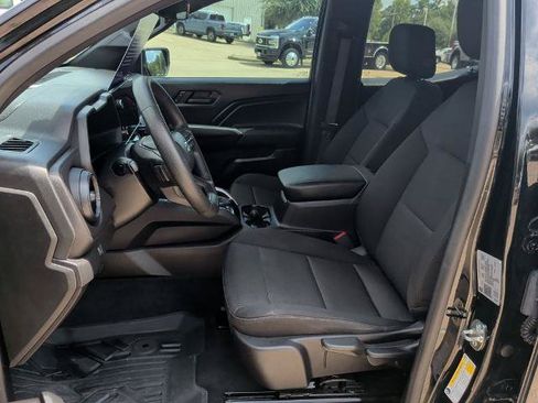 Used 2023 Chevrolet Colorado Trail Boss AWD/4WD image 10
