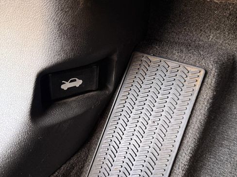 Used 2011 Honda Accord SE image 38