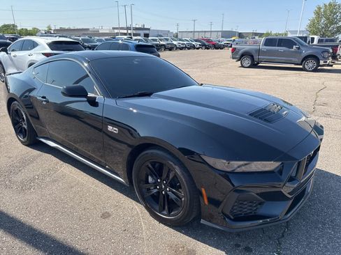 Used 2025 Ford Mustang GT RWD image 22