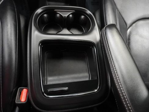 Used 2024 Chrysler Pacifica Select image 48