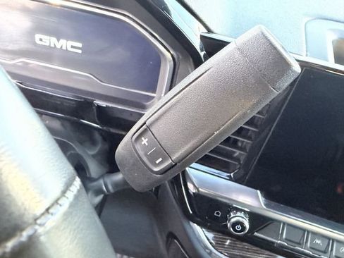 Used 2024 GMC Sierra 1500 SLE image 9