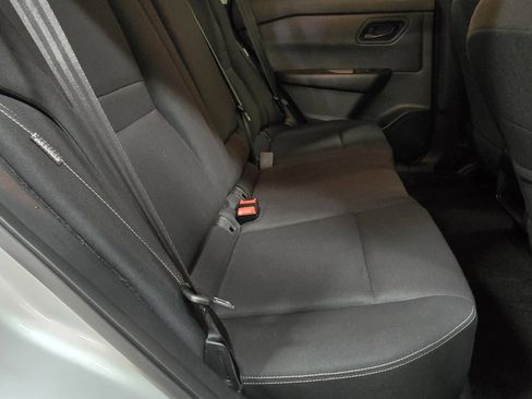 Used 2024 Nissan Rogue S image 18