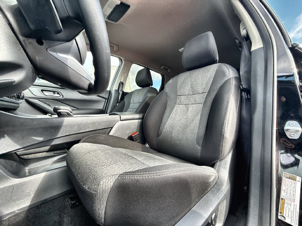 Used 2024 Nissan Rogue SV FWD image 14