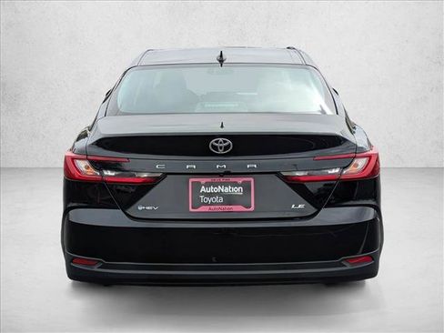 Used 2025 Toyota Camry LE image 7