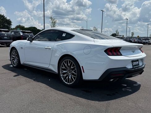 Used 2025 Ford Mustang GT Premium RWD image 8