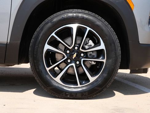 Used 2024 Chevrolet TrailBlazer LT AWD/4WD image 6