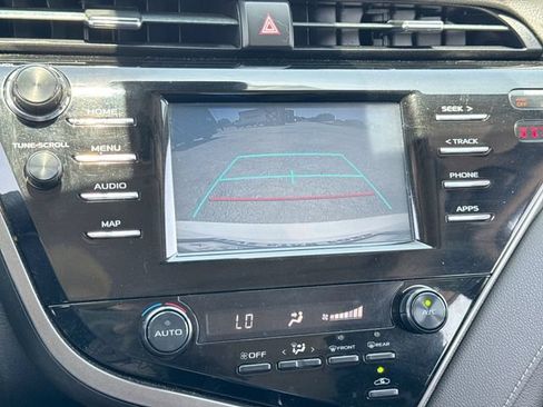 Used 2019 Toyota Camry SE FWD image 17