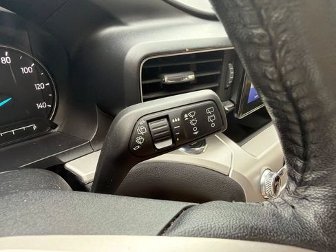 Used 2022 Ford Explorer XLT w/ Equipment Group 202A AWD/4WD image 35