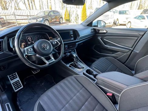 Used 2019 Volkswagen Jetta GLI image 13
