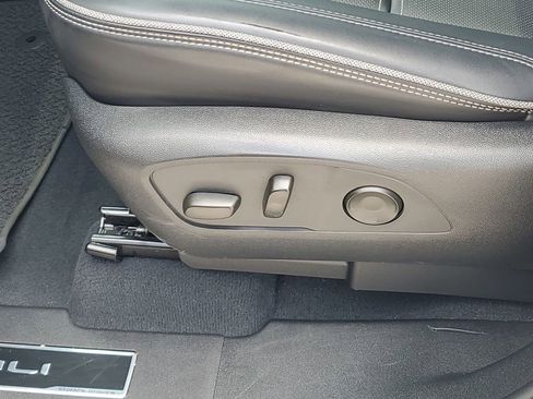 Used 2025 GMC Sierra EV Denali AWD/4WD image 16