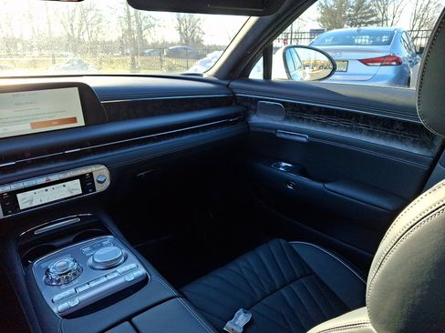 Certified 2025 Genesis G90 3.5T image 16