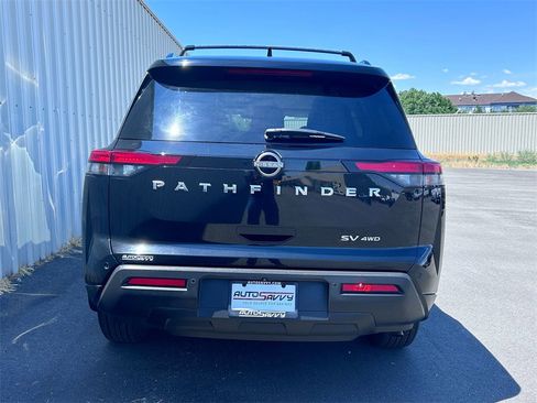 Used 2022 Nissan Pathfinder SV image 5