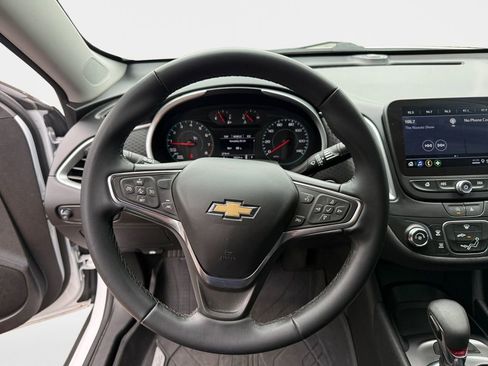 Used 2024 Chevrolet Malibu RS FWD image 11
