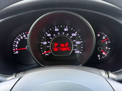 Used 2018 Kia Soul + FWD image 17