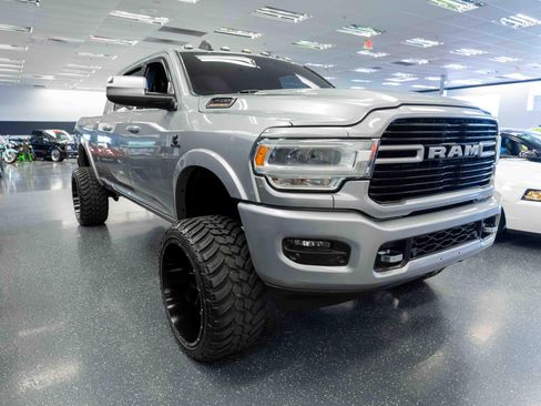 Used 2019 RAM 2500 Laramie AWD/4WD image 3