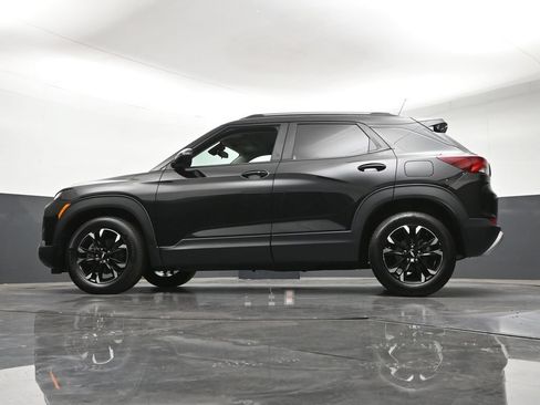 Used 2023 Chevrolet TrailBlazer LT FWD image 25