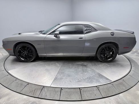 Used 2018 Dodge Challenger R/T w/ Blacktop Package RWD image 8