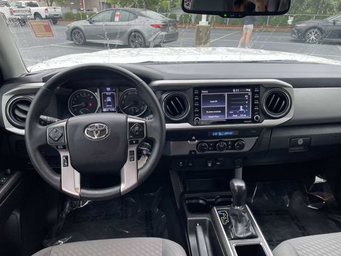 Used 2022 Toyota Tacoma SR5 w/ Technology Package RWD image 14