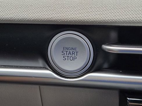 Used 2025 Hyundai Tucson Limited image 23