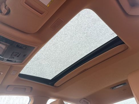 Used 2022 Lexus ES 250 w/ Premium Package image 8